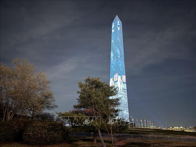 Chương trình chiếu sáng kỷ niệm 250 năm không chỉ nhằm tạo điểm nhấn thị giác, mà còn mang ý nghĩa lịch sử sâu sắc. Ảnh: Ngọc Quang – PV TTXVN tại Mỹ