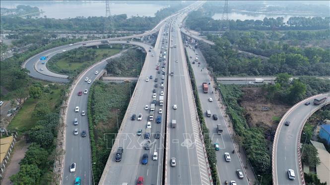 Cửa ngõ phía nam thành phố hướng vào trung tâm sáng 4/1. Ảnh: Quốc Khánh - TTXVN