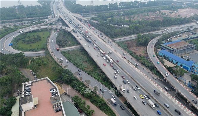 Cửa ngõ phía Nam thành phố hướng vào trung tâm sáng 4/1. Ảnh: Quốc Khánh - TTXVN