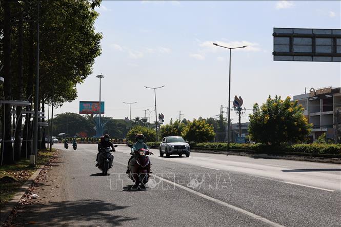 National Highway 51, connecting Vung Tau to Dong Nai province and the center of Ho Chi Minh City, has relatively smooth traffic flow in the section passing through Ba Ria ward. VNA Photo: Hoàng Nhị 