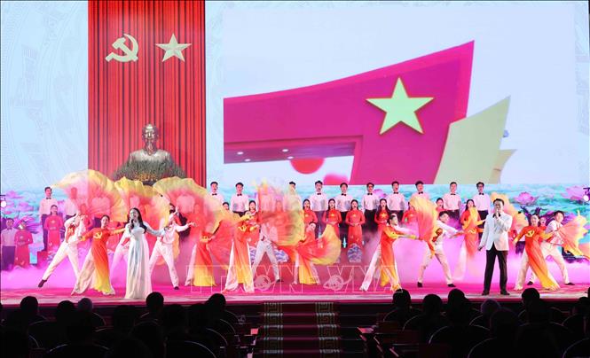 Chương trình nghệ thuật chào mừng Lễ kỷ niệm. Ảnh: Phương Hoa - TTXVN