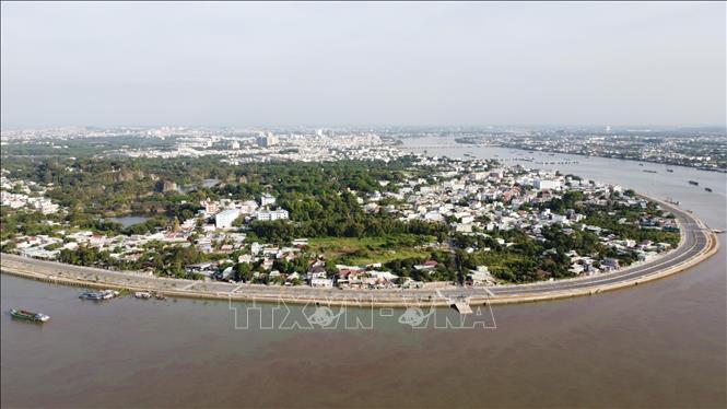 Tuyến đường 5 km tạo thành vòng cung ven sông, được tỉnh Đồng Nai đầu tư 2.000 tỷ đồng từ nguồn ngân sách, làm điểm nhấn cho đô thị trung tâm tỉnh. Ảnh: Sỹ Tuyên - TTXVN