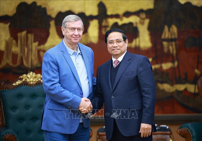 Thủ tướng Phạm Minh Chính tiếp ông Vladimir Yevtushenkov, Chủ tịch Tập đoàn AFK Sistema, Liên bang Nga. Ảnh: Dương Giang-TTXVN 
