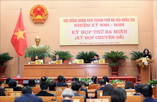 Chủ tịch HĐND thành phố Hà Nội Phùng Thị Hồng Hà phát biểu khai mạc. Ảnh: Văn Điệp – TTXVN