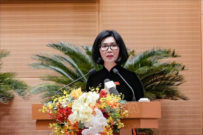 Chủ tịch Hội đồng nhân dân thành phố Hà Nội Phùng Thị Hồng Hà phát biểu tại Kỳ họp. Ảnh: Vũ Quang - TTXVN