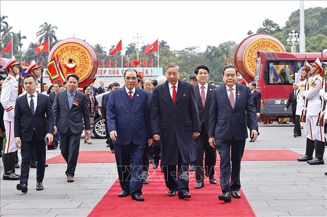Tổng Bí thư Tô Lâm cùng các đồng chí lãnh đạo, nguyên lãnh đạo Đảng, Nhà nước dự Lễ kỷ niệm. Ảnh: Doãn Tấn - TTXVN