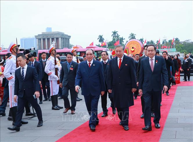 Tổng Bí thư Tô Lâm cùng các đồng chí lãnh đạo, nguyên lãnh đạo Đảng, Nhà nước đến dự lễ kỷ niệm. Ảnh: Trọng Đức - TTXVN