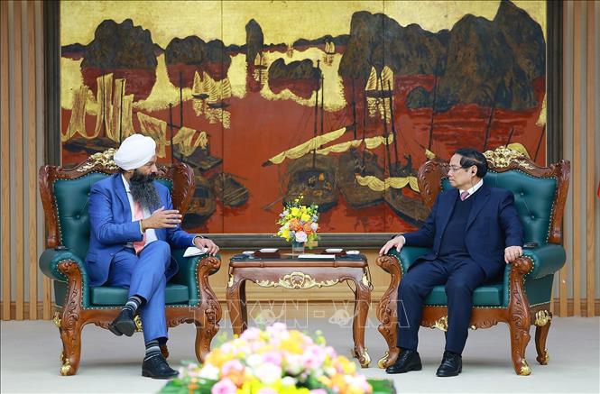 Thủ tướng Phạm Minh Chính tiếp ông Randeep Sarai, Bộ trưởng Phát triển quốc tế, Bộ Các vấn đề toàn cầu Canada. Ảnh: Dương Giang-TTXVN