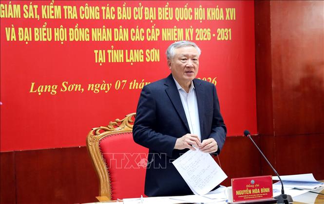 Phó Thủ tướng Thường trực Chính phủ Nguyễn Hòa Bình đánh giá cao công tác chuẩn bị bầu cử của tỉnh Lạng Sơn. Ảnh: Văn Đạt - TTXVN