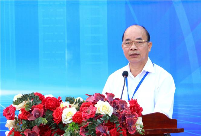 Trưởng Thống kê tỉnh Vĩnh Long Nguyễn Văn Toàn phát động ra quân Tổng điều tra kinh tế năm 2026. Ảnh: Lê Thúy Hằng – TTXVN. 