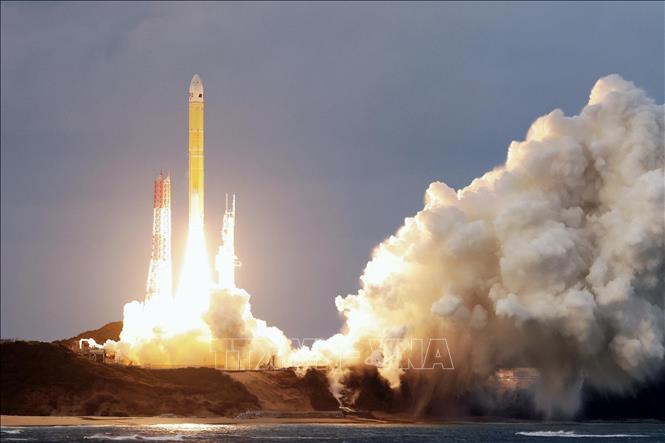 Tên lửa H3 rời bệ phóng tại Trung tâm Vũ trụ Tanegashima ở tỉnh Kagoshima, Tây Nam Nhật Bản, ngày 2/2/2025. Ảnh: Kyodo/TTXVN