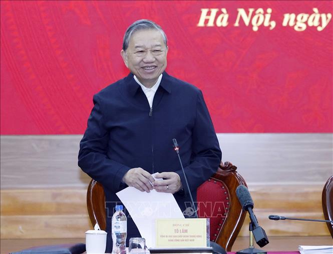 Party General Secretary To Lam speaks at the working session. VNA Photo: Thống Nhất