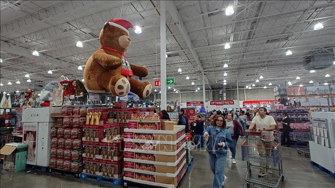 Quang cảnh trung tâm bán buôn Costco tại thủ đô Mexico City trong dịp mua sắm cuối năm. Ảnh: Phi Hùng - PV TTXVN tại Mexico.