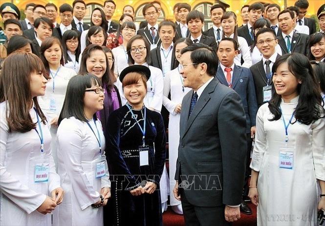 Chủ tịch nước Trương Tấn Sang gặp mặt Đoàn sinh viên tiêu biểu đạt giải thưởng 