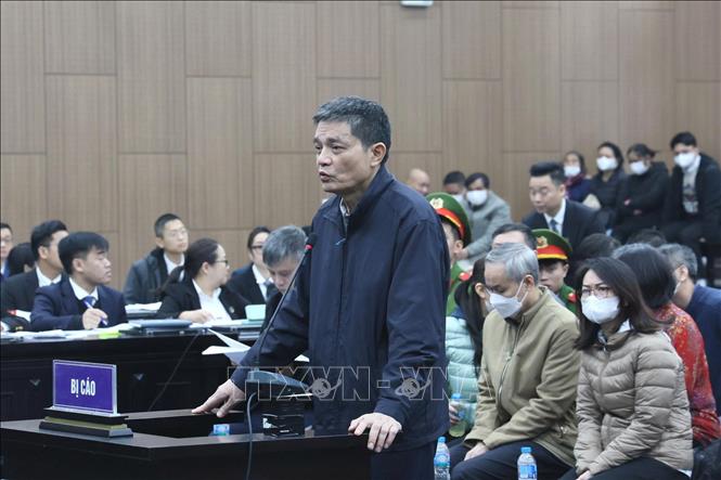 Cựu Cục trưởng Cục An toàn thực phẩm (Bộ Y tế) Nguyễn Thanh Phong tại phiên tòa. Ảnh: Kim Anh - TTXVN