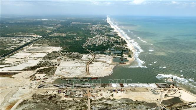 Tỉnh Quảng Trị đẩy nhanh tiến độ giải phóng mặt bằng, tạo quỹ đất sạch, tháo gỡ điểm nghẽn cho các dự án trọng điểm tại xã Mỹ Thủy. Ảnh: Nguyên Linh-TTXVN