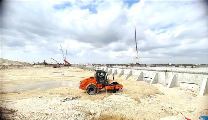 UBND tỉnh Quảng Trị yêu cầu đẩy nhanh giải phóng mặt bằng giai đoạn 1 dự án Khu bến cảng Mỹ Thủy, mở rộng với diện tích 48,29 ha. Ảnh: Nguyên Linh-TTXVN