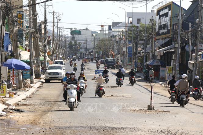 Dự án nâng cấp đường Thủ Khoa Huân cơ bản hoàn thành nhiều đoạn, giúp việc đi lại của người dân được thuận lợi. Ảnh: Nguyễn Thanh - TTXVN