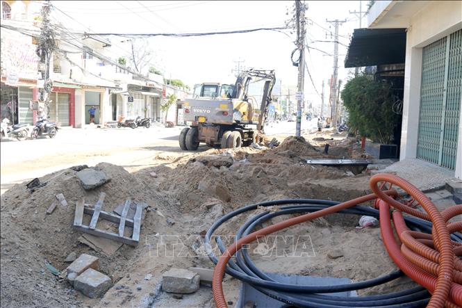 Dự án nâng cấp đường Thủ Khoa Huân được đẩy nhanh tiến độ, dự kiến hoàn thành trước Tết Nguyên đán Bính Ngọ 2026. Ảnh: Nguyễn Thanh - TTXVN