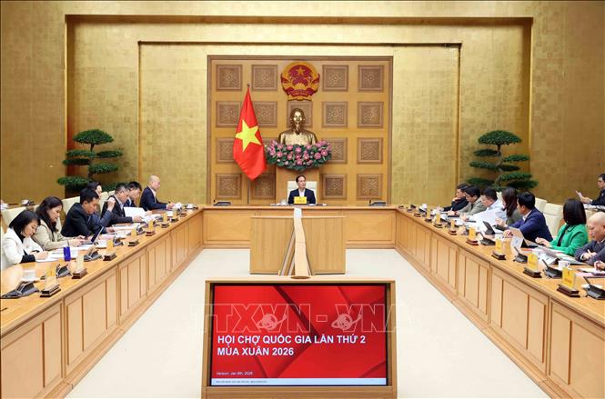 Phó Thủ tướng Bùi Thanh Sơn, Trưởng Ban Chỉ đạo các Hội chợ Quốc gia chủ trì họp Ban Chỉ đạo về Tổ chức Hội chợ Mùa Xuân 2026. Ảnh: An Đăng - TTXVN