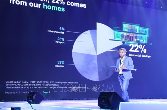 Ông Đặng Nguyễn Ngữ, Phó Tổng Giám đốc Schneider Electric Việt Nam và Campuchia chia sẻ tại chương trình. Ảnh: Thu Hương - TTXVN