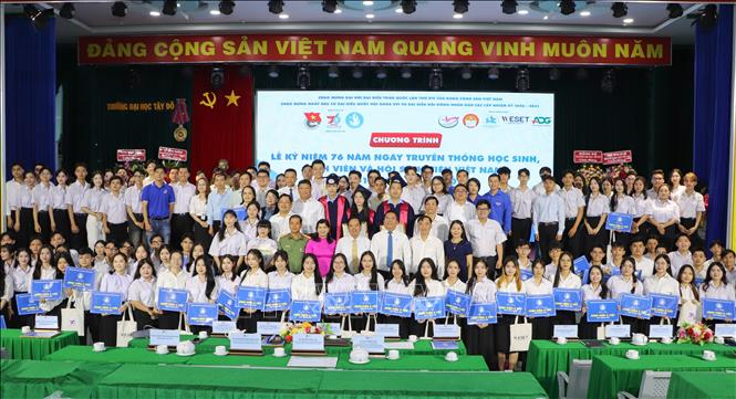  Sinh viên đạt danh hiệu 