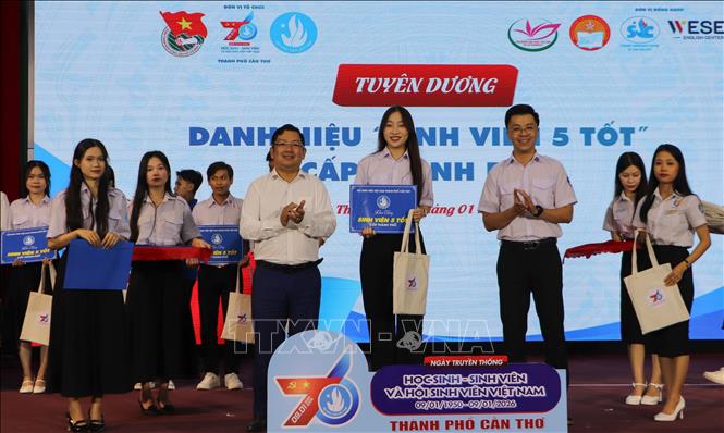 Sinh viên đạt danh hiệu 