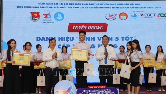 Sinh viên đạt danh hiệu 
