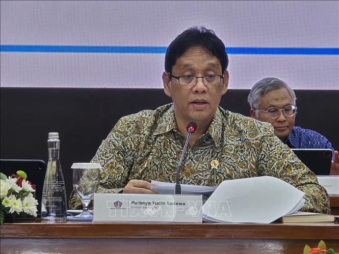 Bộ trưởng Tài chính Indonesia Purbaya Yudhi Sadewa phát biểu tại buổi họp báo đầu năm 2026. Ảnh: Lê Minh Hưởng, Pv TTXVN tại Indonesia