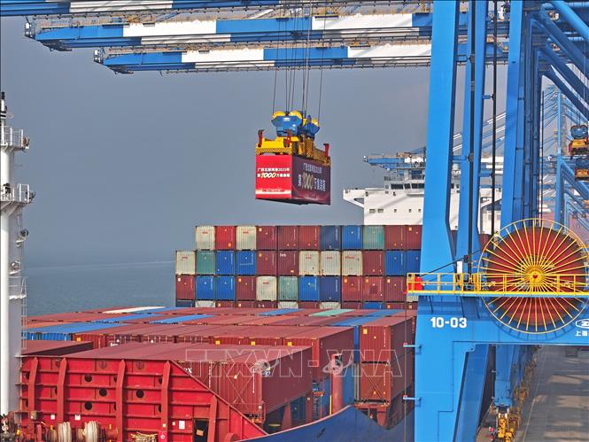 Quang cảnh cảng hàng hóa tại khu tự trị dân tộc Choang Quảng Tây, Trung Quốc. Ảnh: THX/TTXVN