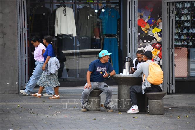 Người dân tại Caracas, Venezuela. Ảnh: THX/TTXVN