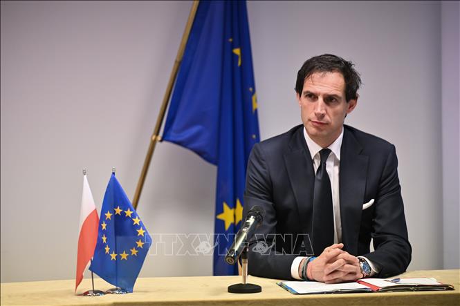 Cao ủy Liên minh châu Âu (EU) phụ trách Hành động Khí hậu Wopke Hoekstra gọi động thái trên của Mỹ là điều 