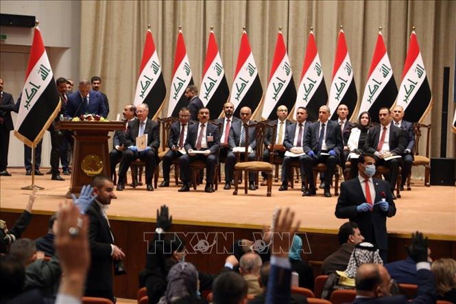 Quốc hội Iraq (ảnh) đến nay vẫn chưa thể bầu được Tổng thống mới do bất đồng sâu sắc trong cộng đồng người Kurd, khi các đảng phái chính trị ở Khu tự trị người Kurd tại Iraq đã đề cử nhiều hơn 1 ứng cử viên cho chức vụ Tổng thống. Ảnh: THX/TTXVN