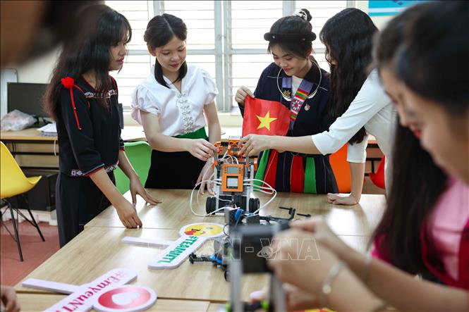 Chất lượng GD-ĐT các cấp học mầm non, phổ thông tiếp tục được nâng cao. Công tác phổ cập giáo dục mầm non, giáo dục tiểu học, giáo dục THCS và xoá mù chữ tiếp tục được các địa phương quan tâm. Đến tháng 6/2025, nhiều tỉnh, thành phố đã được công nhận đạt phổ cập giáo dục tiểu học, THCS và xóa mù chữ ở mức cao hơn. Ảnh: Thanh Tùng - TTXVN