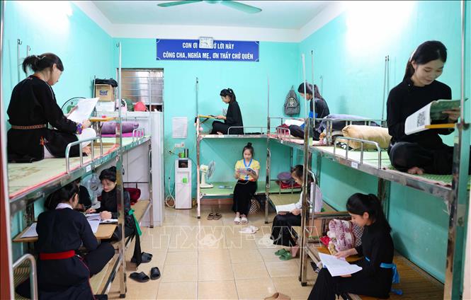 Bộ GD&ĐT cũng đã tham mưu Chính phủ trình Bộ Chính trị thông qua chủ trương đầu tư xây dựng các trường phổ thông nội trú liên cấp tiểu học và THCS tại 248 xã biên giới đất liền. Ảnh: Thanh Tùng - TTXVN