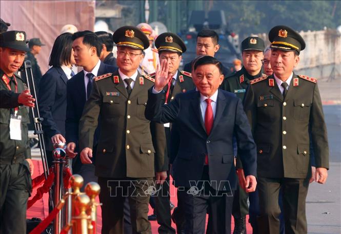 Thường trực Ban Bí thư Trần Cẩm Tú dự Lễ xuất quân, diễn tập phương án đảm bảo an ninh, trật tự Đại hội đại biểu toàn quốc lần thứ XIV của Đảng. Ảnh: Phạm Kiên - TTXVN