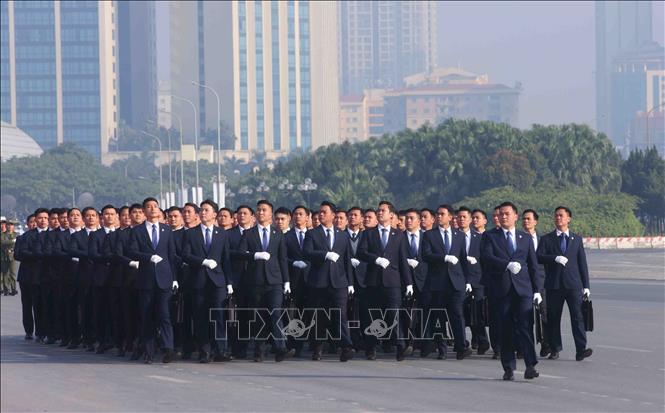 Khối nam sĩ quan Bảo vệ tiếp cận thuộc Bộ Tư lệnh Cảnh vệ tham gia duyệt đội ngũ. Ảnh: Phạm Kiên - TTXVN