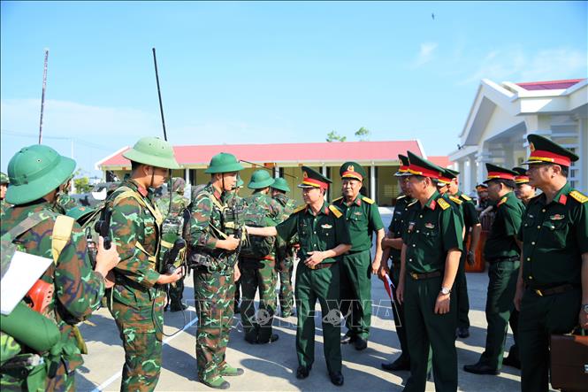 Bộ Tổng tham mưu kiểm tra công tác sẵn sàng chiến đấu xử lý tình huống A2 tại Đại đội Trinh sát – Cơ giới (Bộ CHQS tỉnh Cà Mau). Ảnh: Chanh Đa-TTXVN