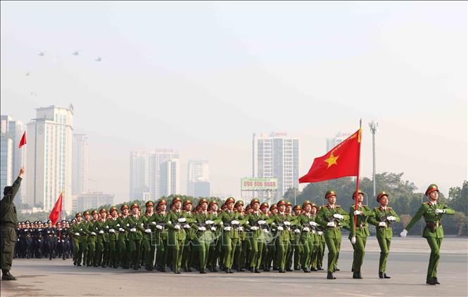 Khối nam sĩ quan đại Công an phường, xã tham gia duyệt đội ngũ. Ảnh: Phương Hoa - TTXVN