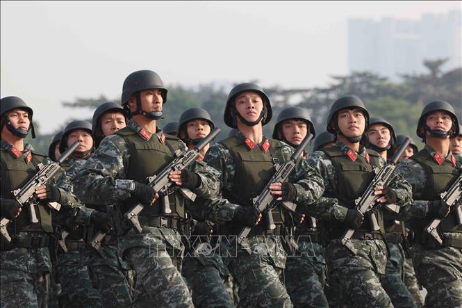 Khối nam đặc nhiệm tham gia duyệt đội ngũ. Ảnh: Phương Hoa - TTXVN