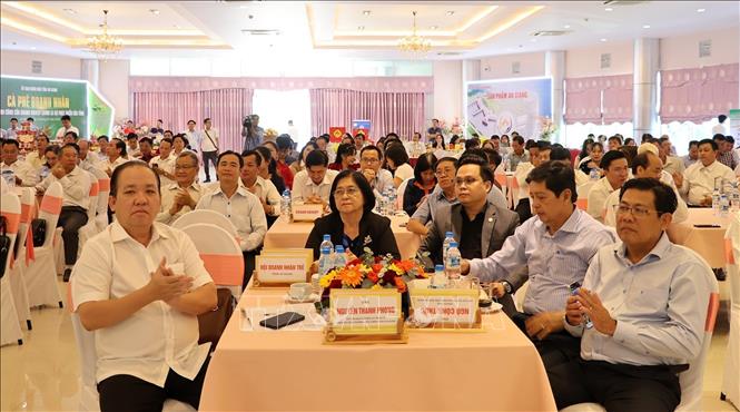 Các đại biểu dự chương trình. Ảnh: Lê Huy Hải - TTXVN