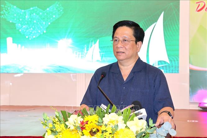 Chủ tịch UBND tỉnh An Giang Hồ Văn Mừng phát biểu tại buổi “Cà phê Doanh nhân”. Ảnh: Lê Huy Hải - TTXVN