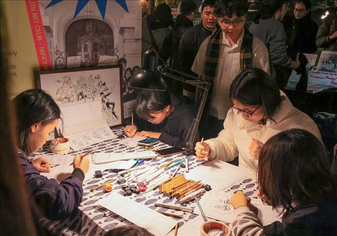 A lot of people take part in the programme's activities. VNA Photo