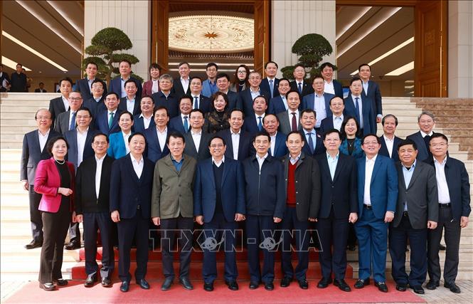 Thủ tướng Phạm Minh Chính với lãnh đạo các Đảng bộ trực thuộc Đảng bộ Chính phủ. Ảnh: Dương Giang-TTXVN
