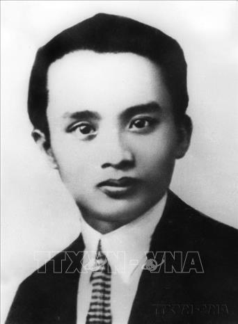 Tổng Bí thư Hà Huy Tập. Tháng 7/1936, tại Hội nghị Ban chấp hành Trung ương Đảng ở Thượng Hải (Trung Quốc), đồng chí Hà Huy Tập được bầu làm Tổng Bí thư thay đồng chí Lê Hồng Phong. Ngày 14/7/1938, đồng chí Hà Huy Tập bị địch bắt và kết án tù. Ngày 26/8/1941, đồng chí bị địch xử bắn tại Hóc Môn (Gia Định). Ảnh: TXVN