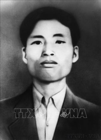 Tổng Bí thư Nguyễn Văn Cừ (1938 - 1940). Tháng 3/1938, tại Hội nghị Ban chấp hành Trung ương Đảng họp quyết định thành lập Mặt trận thống nhất dân chủ, đồng chí Nguyễn Văn Cừ được bầu làm Tổng Bí thư thay đồng chí Hà Huy Tập. Ngày 18/1/1940, Nguyễn Văn Cừ bị địch bắt tại Sài Gòn và ngày 28/8/1941, đồng chí bị thực dân Pháp xử bắn tại pháp trường Bà Điểm. Ảnh: TTXVN
