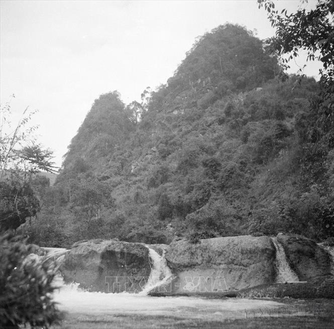 Một phần trong an toàn khu căn cứ cách mạng ở Cao Bằng, nơi có hang Pác bó là nơi ở và làm việc của đồng chí Nguyễn Ái Quốc. Ảnh: TTXVN