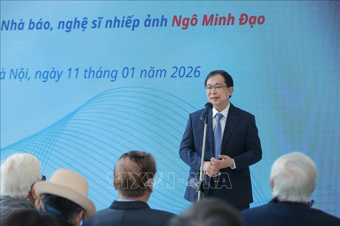 Phó Tổng giám đốc TTXVN Nguyễn Tuấn Hùng phát biểu. Ảnh: Minh Quyết –TTXVN