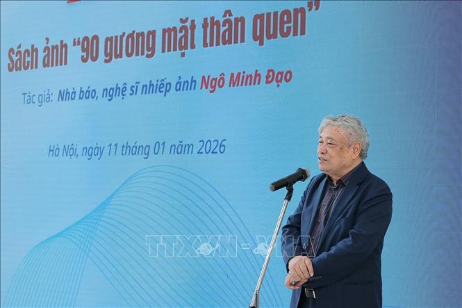 Ông Trần Mai Hưởng, nguyên Tổng giám đốc TTXVN phát biểu. Ảnh: Minh Quyết –TTXVN