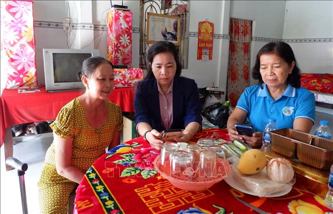 Phụ nữ xã luôn đồng hành cùng chị em phụ nữ, bảo đảm mọi phụ nữ có nhu cầu và đủ điều kiện đều được tiếp cận vốn vay ưu đãi kịp thời, an toàn, hiệu quả. Ảnh: Đức Hạnh - TTXVN 